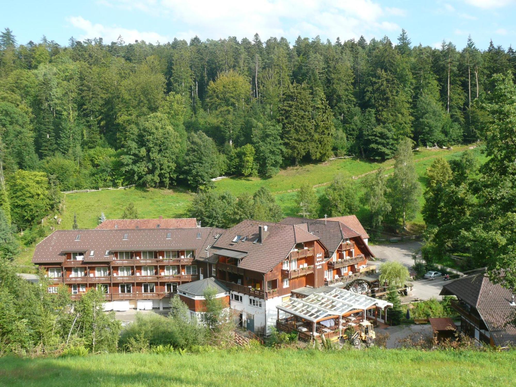 Landhotel Untere Kapfenhardter Muehle Unterreichenbach Exterior photo